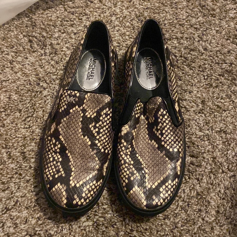 Slip on sneakers